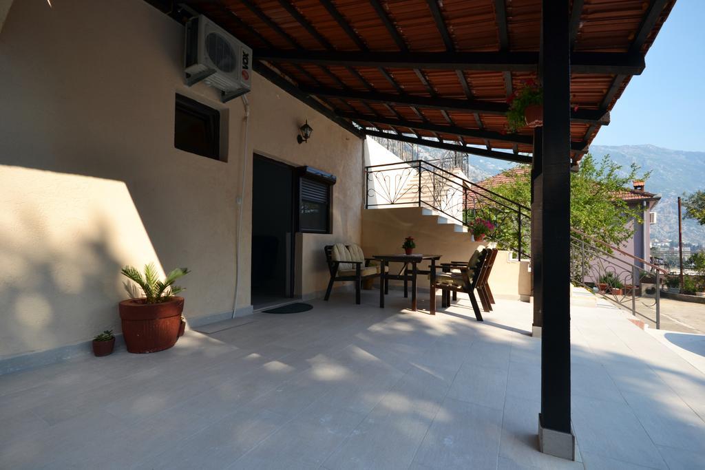 Apartments Dionis Kotor Exterior foto