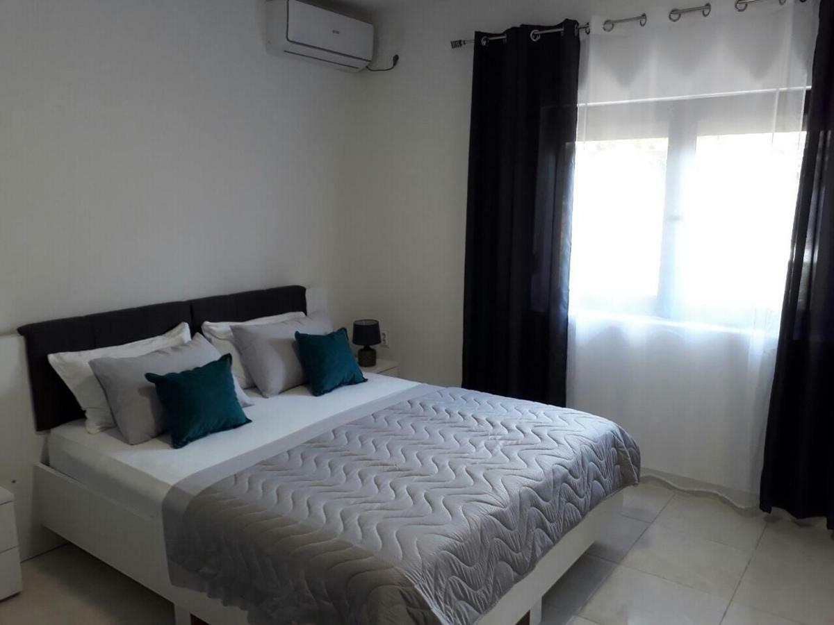Apartments Dionis Kotor Exterior foto